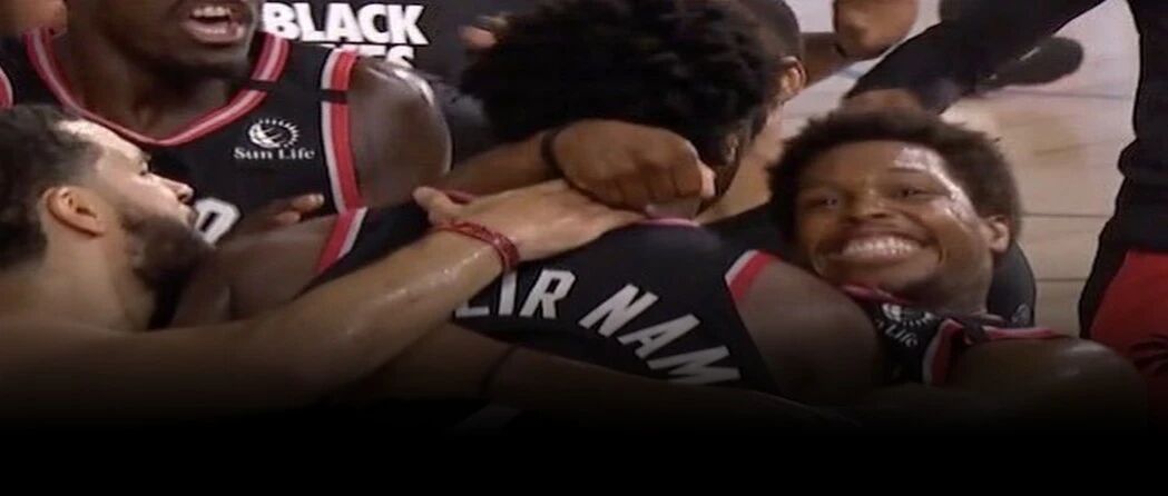 0.5秒绝杀反绝杀！奇迹球，他甚至还留0.2秒庆祝！这心脏...