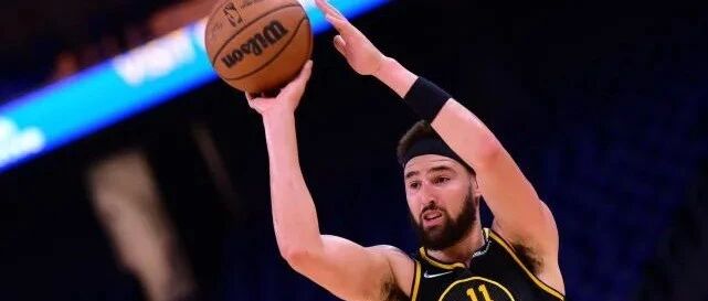 汤普森绝杀！刚复出就这么猛！还TM是这种方式...