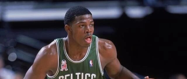 泪目！老兵不死，鹰王归来！