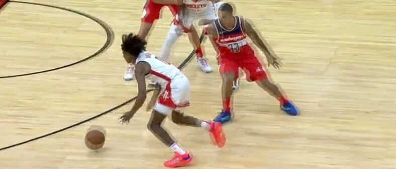 打到比赛中断直接取消！这年轻人...