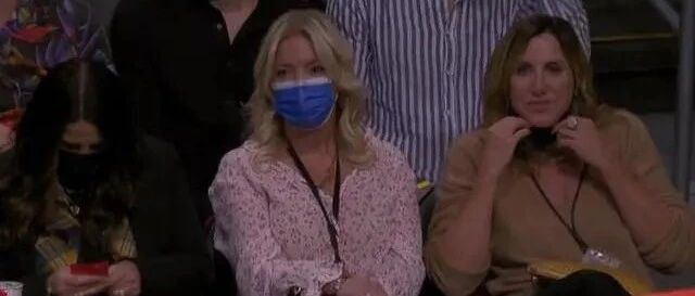 74分啊！湖人真是输到底裤都没了...