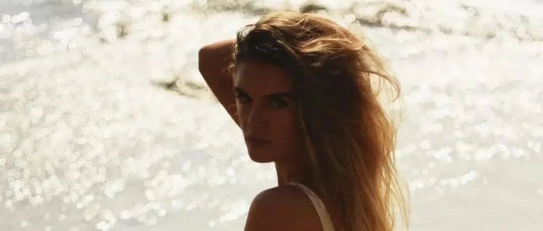 好家伙！搞不定湖人，他直接搞定了湖人啦啦队美女！