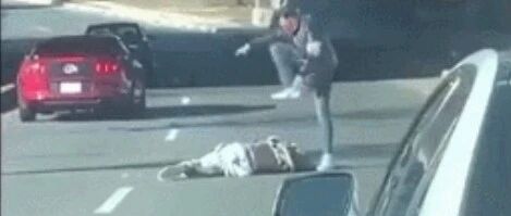 NBA球员当街被打！直接拿脚踩头！没想到第一个出手相救的会是他...