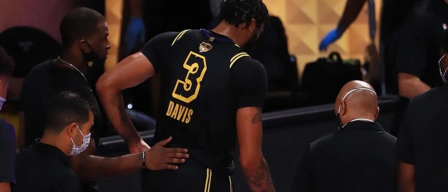 都在骂格林莫里斯和裁判！就没人关心浓眉伤势吗？最新伤情报告出炉了！G6他...