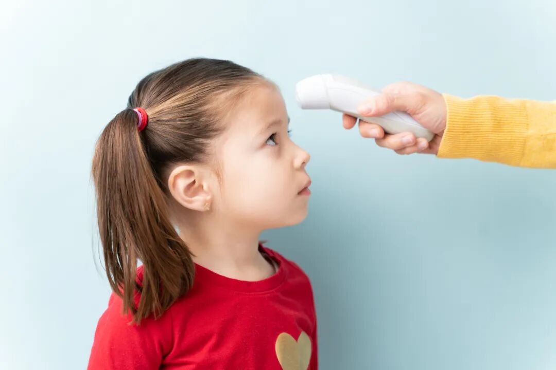 耳朵温度计怎么用额温计 or 耳温计，哪个测得准？多少度算发烧？_https://www.jmylbn.com_新闻资讯_第1张