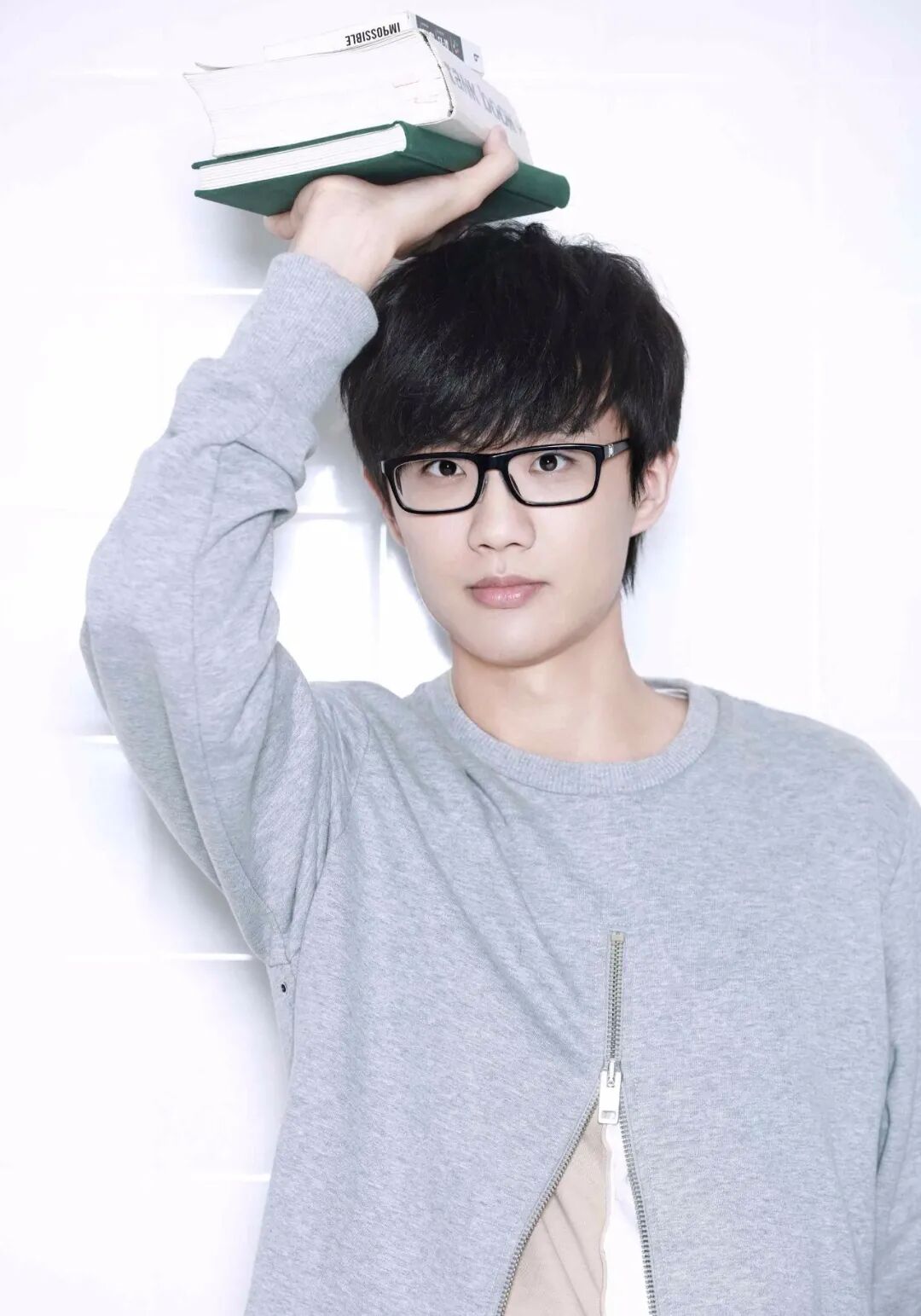 许嵩的音乐几乎是陪伴着我们成长的,而且不同于周杰伦的是,许嵩的歌