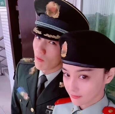 张馨予老公何捷被证实已转业,入职广州大学保卫处,网猜:因娶了大明星老婆升不上去.....