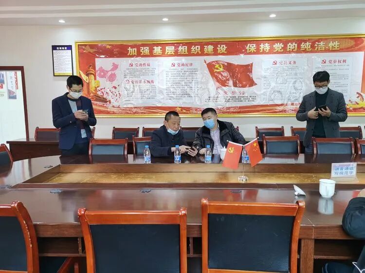 櫻花夾道怒放，領(lǐng)導(dǎo)深情關(guān)懷