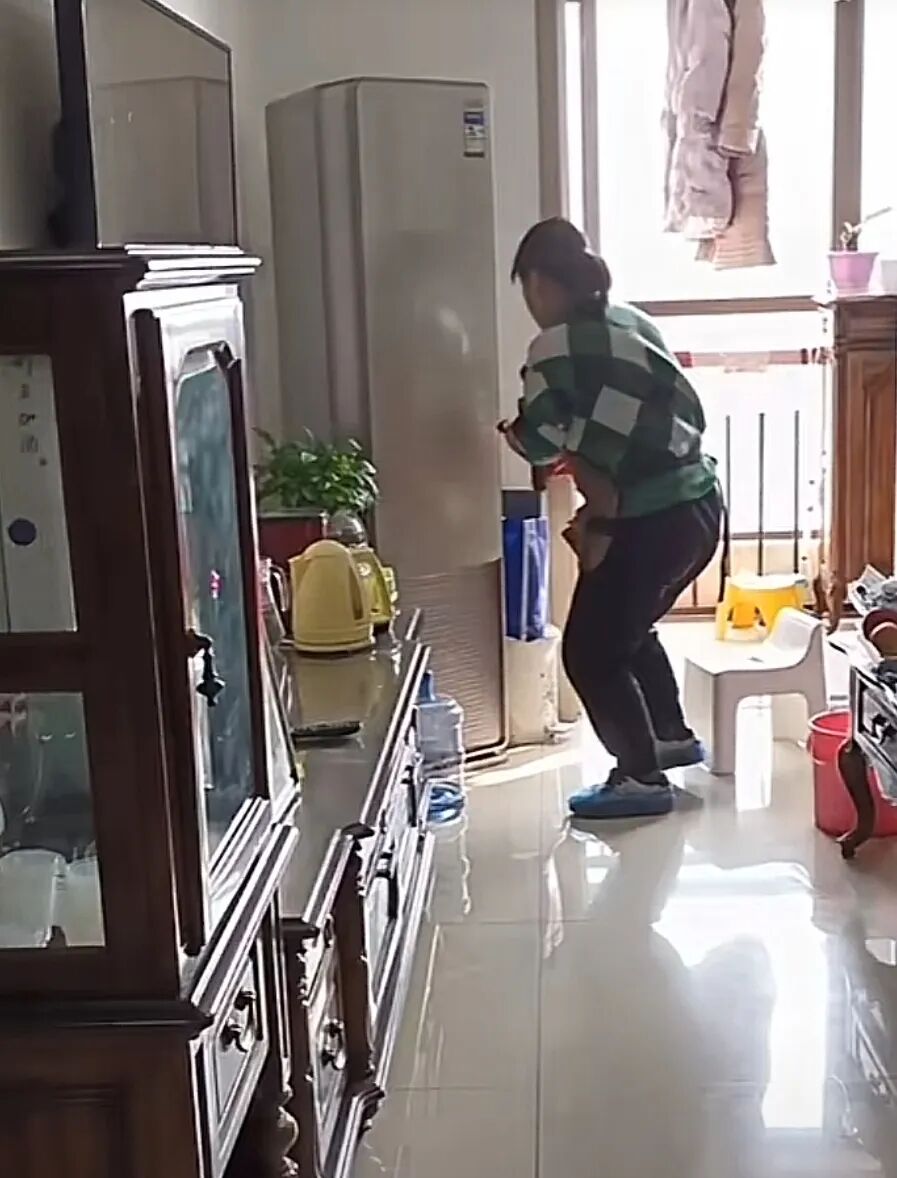 上户，遇到和老人一起带孩子，有多累？