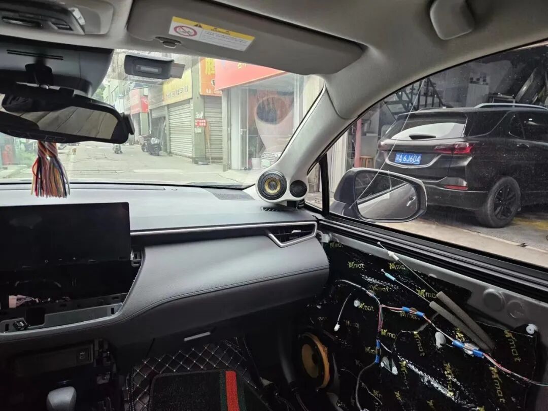 丰田锋兰达原车音响只能听个响,建议你这样改