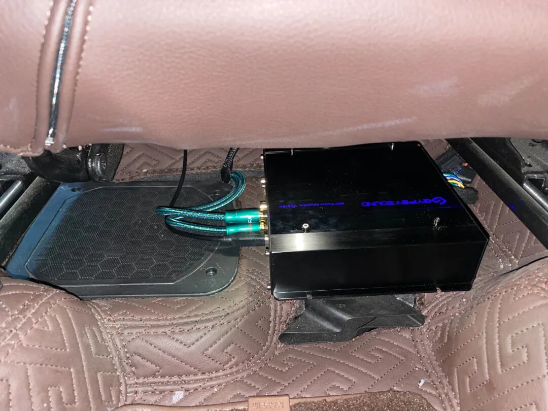 简约升级让宝马x1音响也有层次感