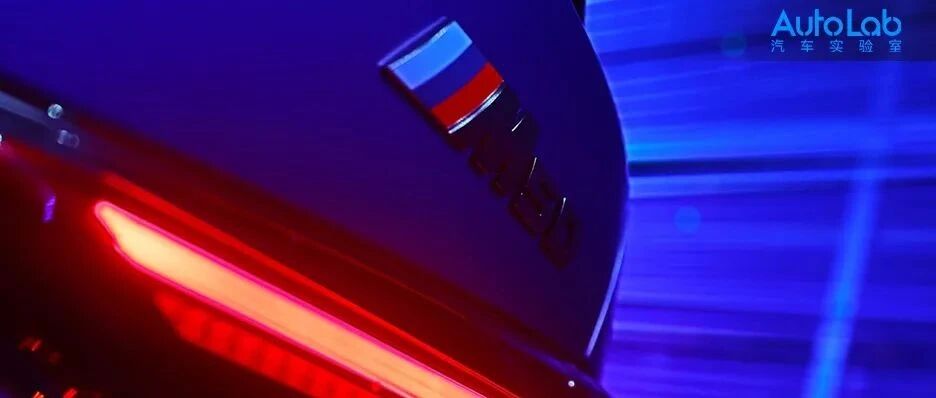 宝马的大联屏，搭载iDrive 8，3秒9破百，电动届的操控王i4来了