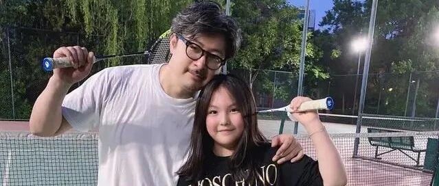 11岁王诗龄彻底开挂！生日穿正装美成校花，李湘送礼物太有意义