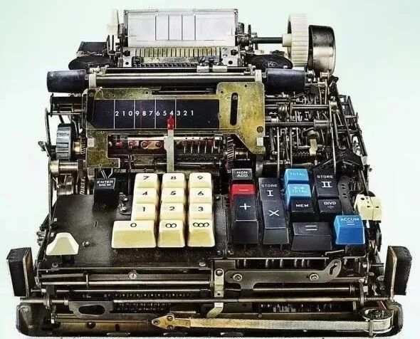 20世纪机械黑科技，上万个零件的老式机械计算器，复杂程度惊人！的图8