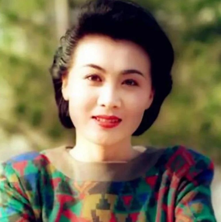 演员李媛媛:去世20年后,丈夫发誓永不再娶,儿子的坚持让人落泪
