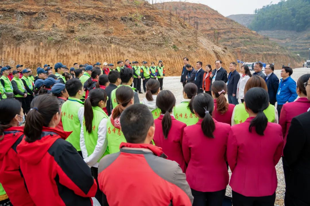 首府各界人士代表在高峰森林公園參加義務植樹活動-廣西國有高峰林場