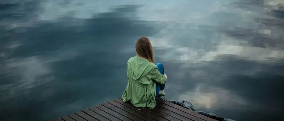 年纪轻轻就不开心？小心年纪大了变痴呆！