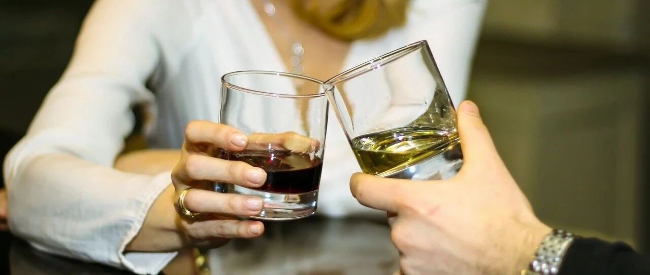 还敢喝酒吗？年轻人经常饮酒会导致失忆，进而诱发永久性大脑损伤