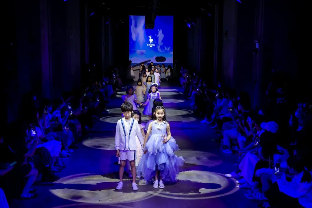 S/S 2023深圳时装周 | La Lumière鹿·谧秀场往届回顾(图5)