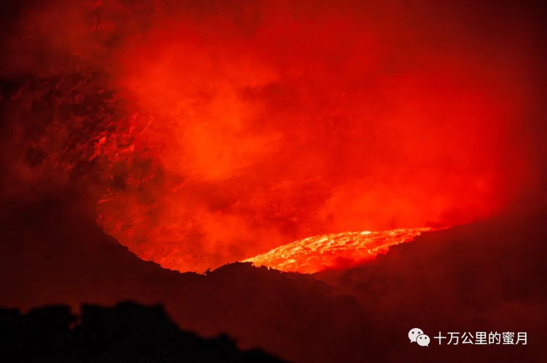 徒步15公里，經歷了毒氣、強酸、炎熱，只為了去睡海平面以下150米的火山口…… 旅遊 第27張