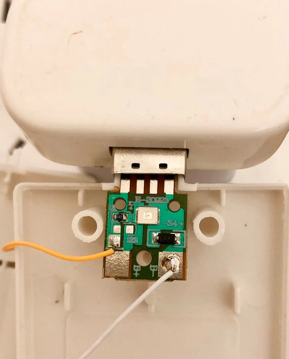 拆解鎳氫電池充電器，簡單的電路設計令人震驚！的圖9