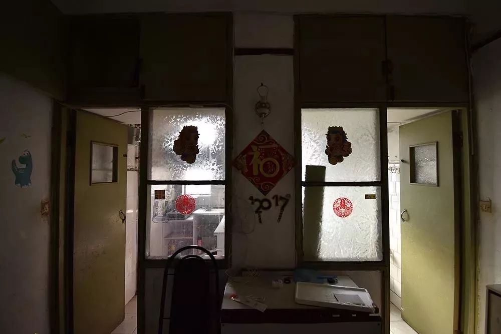 装修公司玻璃广告纸_装修纸玻璃广告公司有哪些_装饰公司玻璃广告
