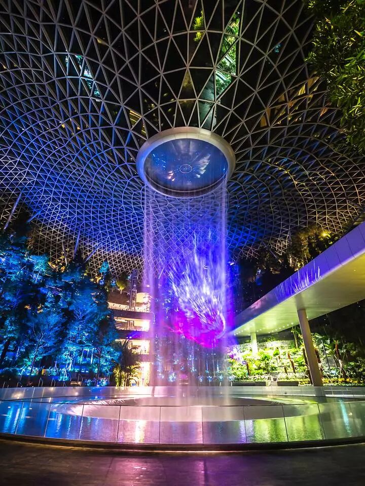 新加坡被评为疫情后《最值得投资的国家》！