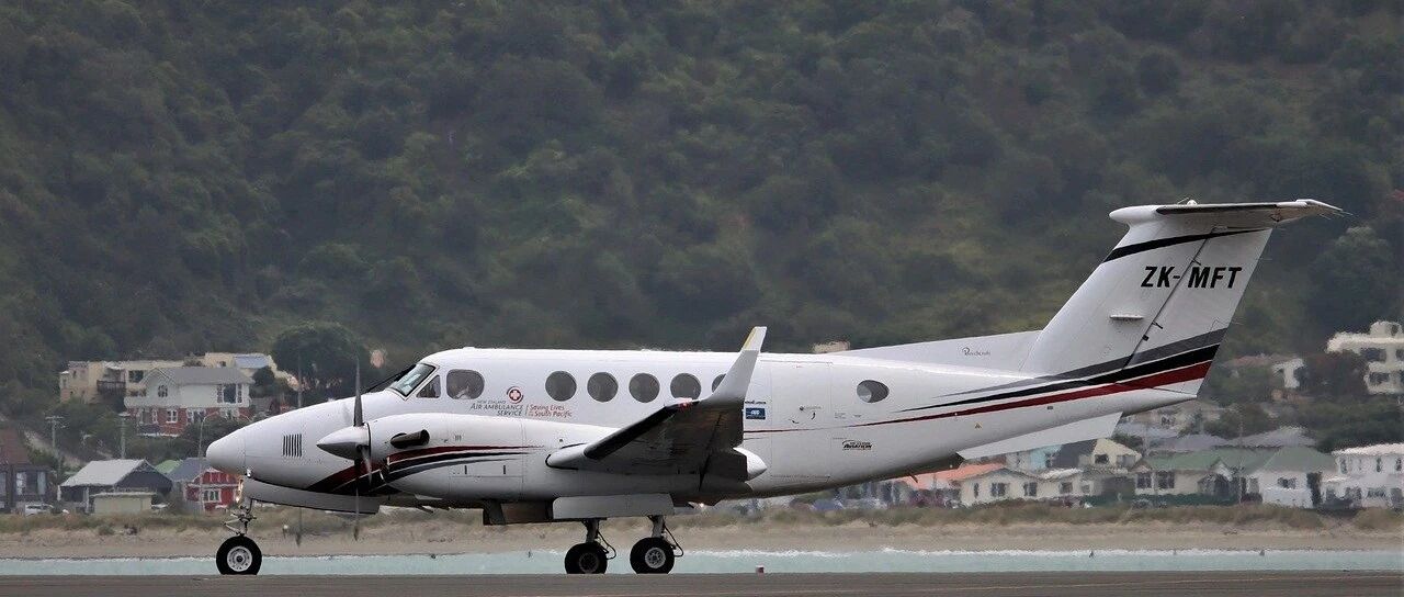 激动人心，乌克兰撤侨行动传来好消息！首批中国公民撤出，基辅爆炸声四起，附近俄军车队长达64公里，A股3月开门红，二师兄爆发了