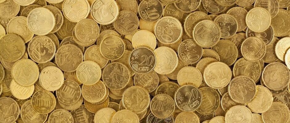 突然爆发！地产股嗨爆全场，飙升1000亿！金融半导体狂飙，外资猛买80亿！中石油4员工阳性，紧急封控！