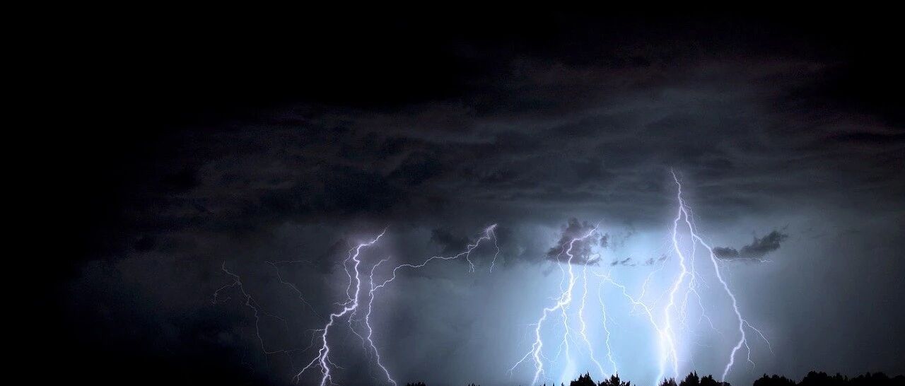 7折！潘石屹吐血价狂甩核心资产，要干什么？ 大涨2.67% ！A股挺起脊梁！价值股、赛道股两翼齐飞，乌克兰已成美生物武器试验场？