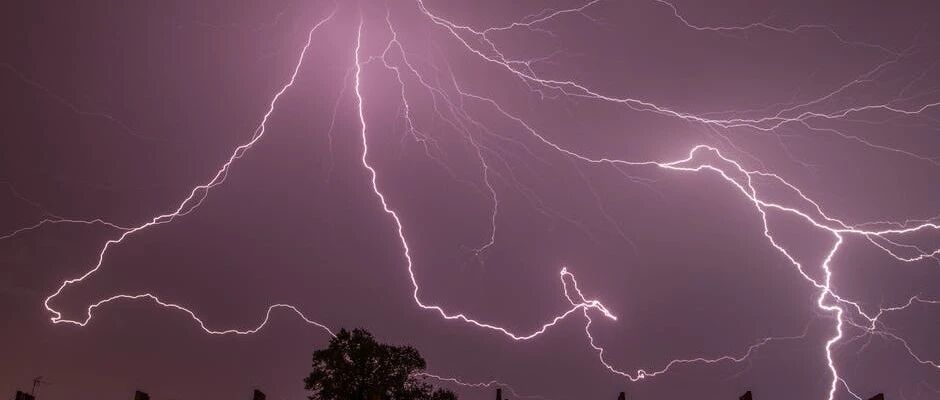 刚刚，许家印发声：绝不允许贱卖！活该她火，谷爱凌夺冠不忘给股民“发红包”，近8万股民人均赚1万，万亿龙头涨停再创历史新高
