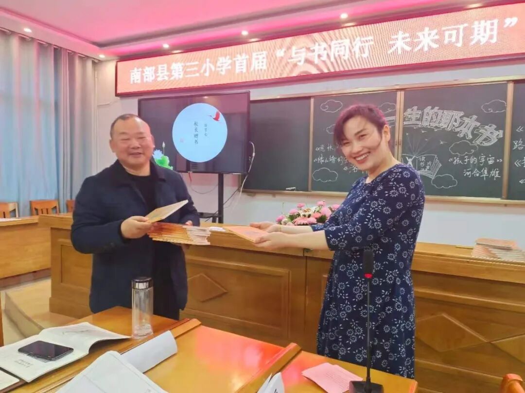 婚庆布置会场的图片_布置会场图片_描写会场布置的句子