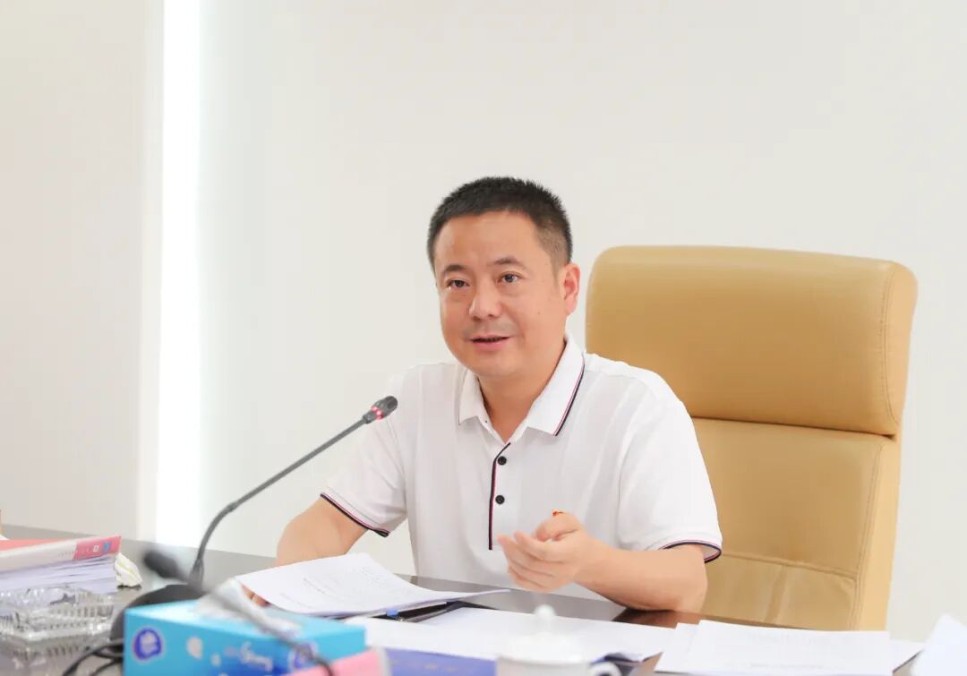 阳东区政府召开八届九十七次常务会议