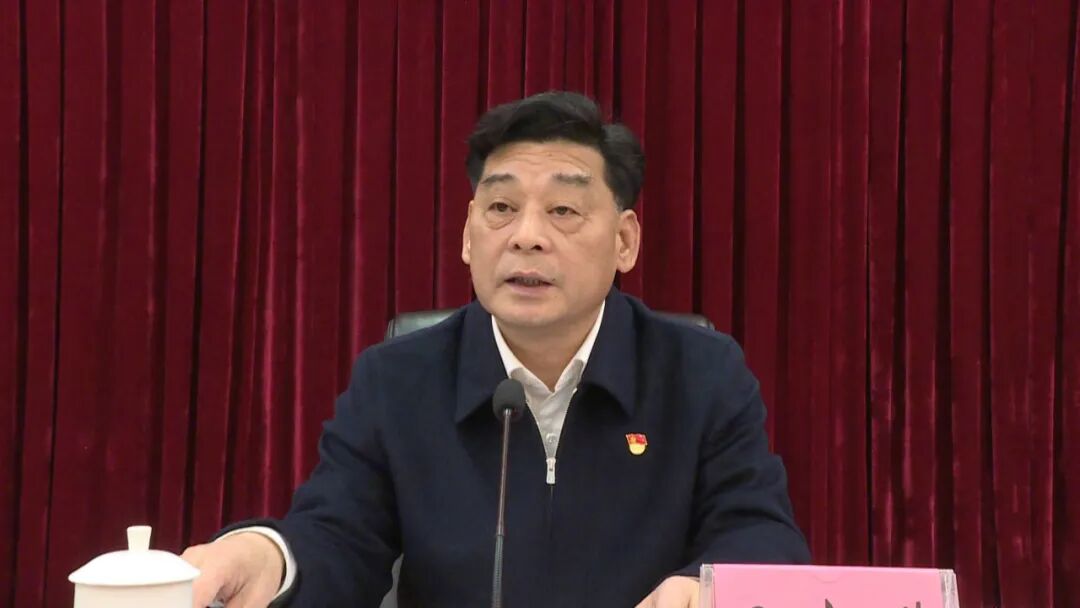 阳东区委书记冯富基参加会议并作讲话.