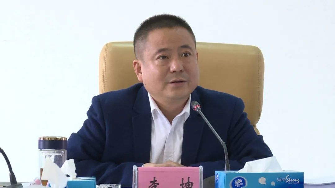 阳东区政府召开八届九十一次常务会议