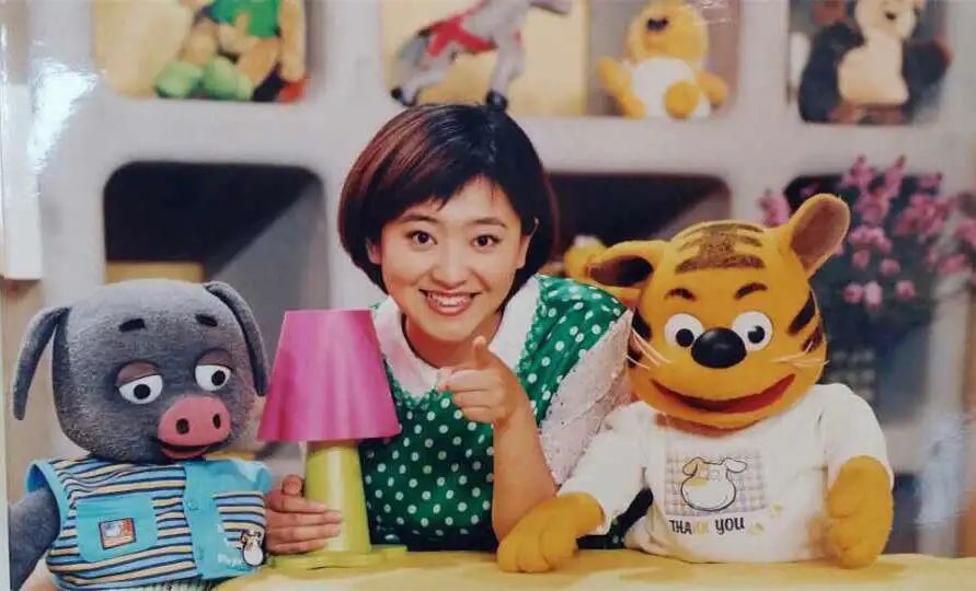 每晚6点的《动画乐翻天,8点的《银河剧场.
