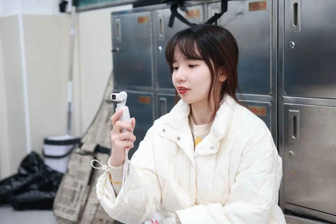 蔡雨诺同学的冷笑话表演《校花笑话》引得全场大笑