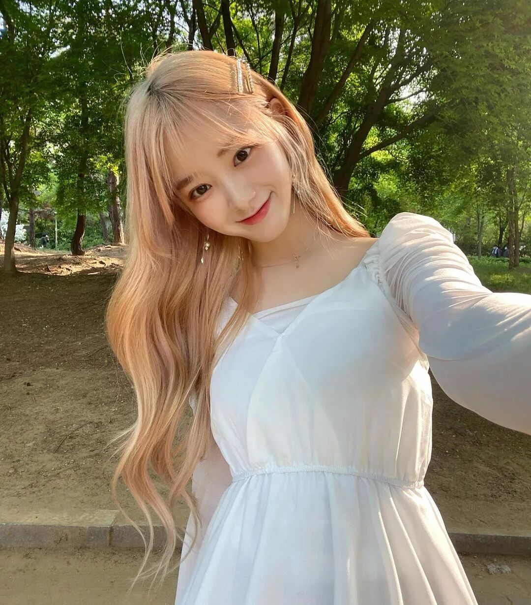 韩国美女大学生hyeon白皙皮肤美好身材藏不住