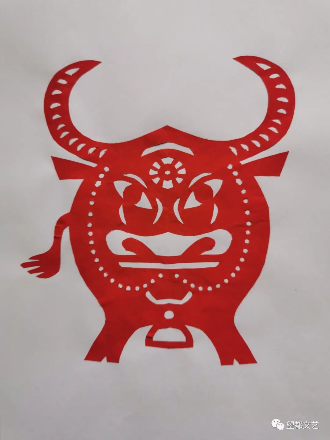 网络中国节春节望都籍剪纸老艺术家的原创作品真牛