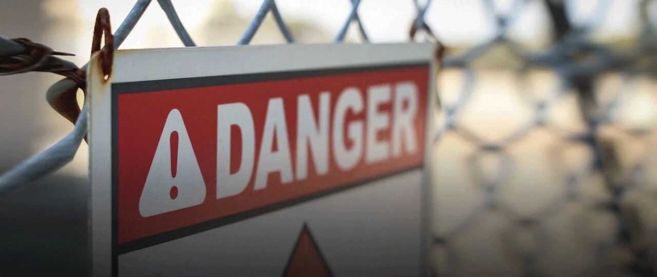 5个跌停！股价腰斩！33万手卖单排队出逃！重组夭折+“杀猪盘”，1万股民懵了