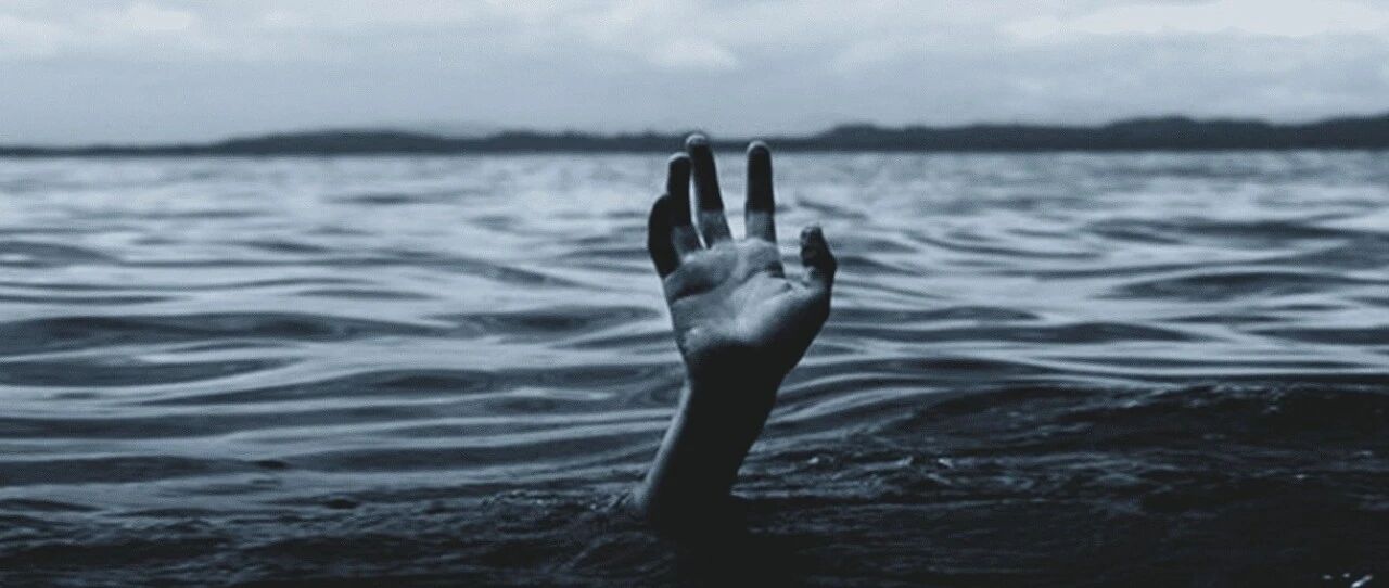 惨烈！8个交易日，暴跌49%，股价腰斩！一年翻倍牛股闪崩背后，发生了什么