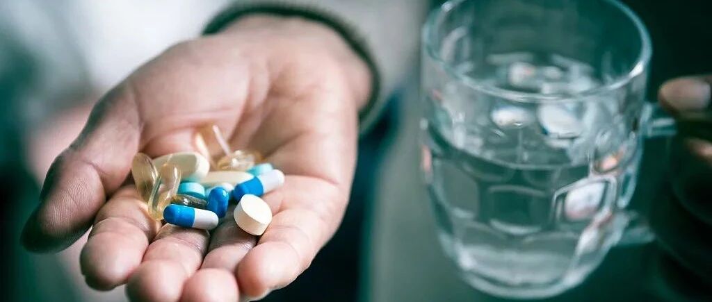 中国紧急批准辉瑞新冠口服药！可降低90%重症或死亡风险，CDMO公司要笑了