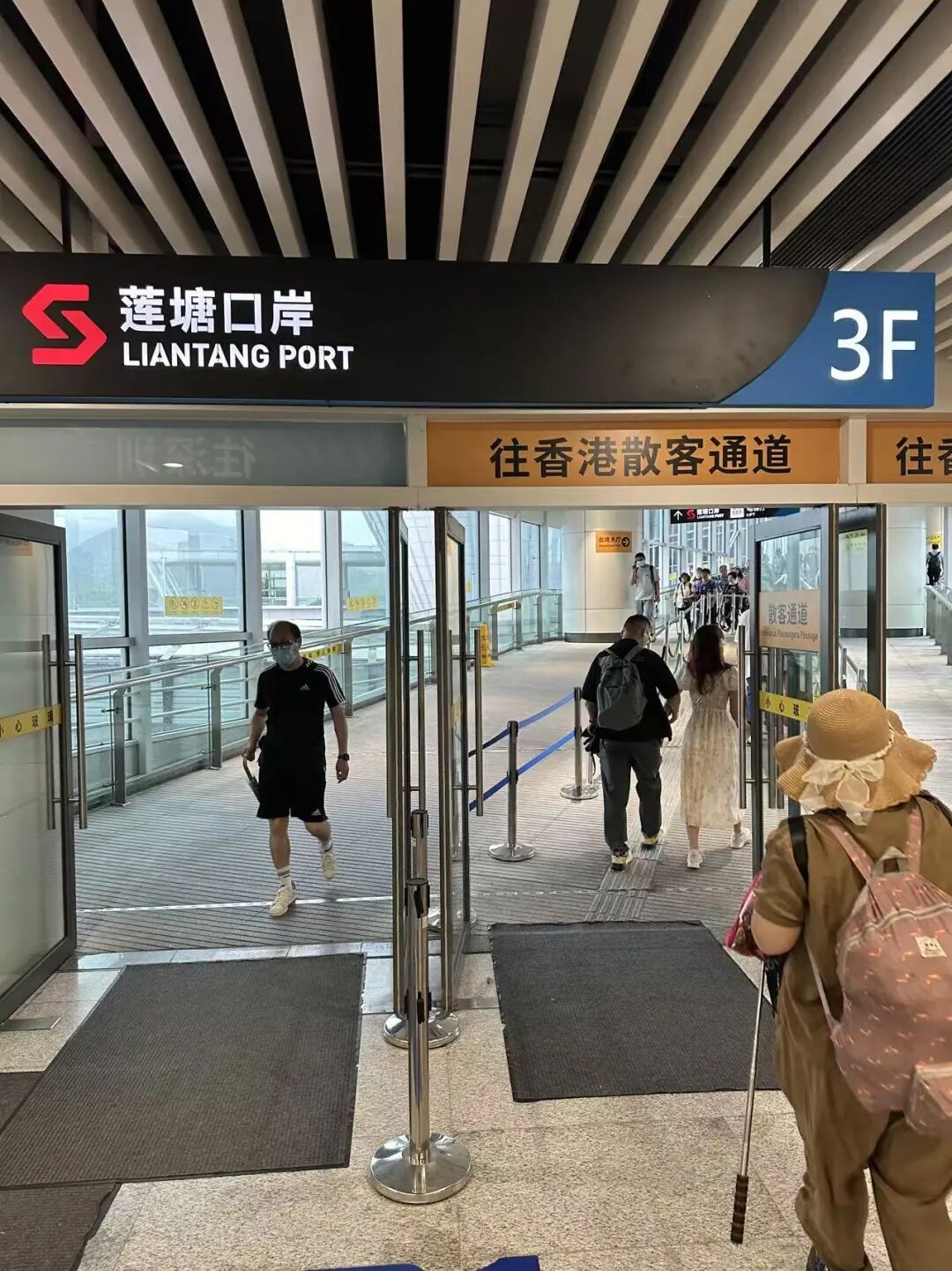 香港一日游交通27。5港币 九巴旅客日票莲塘口岸B9玩转新界九龙