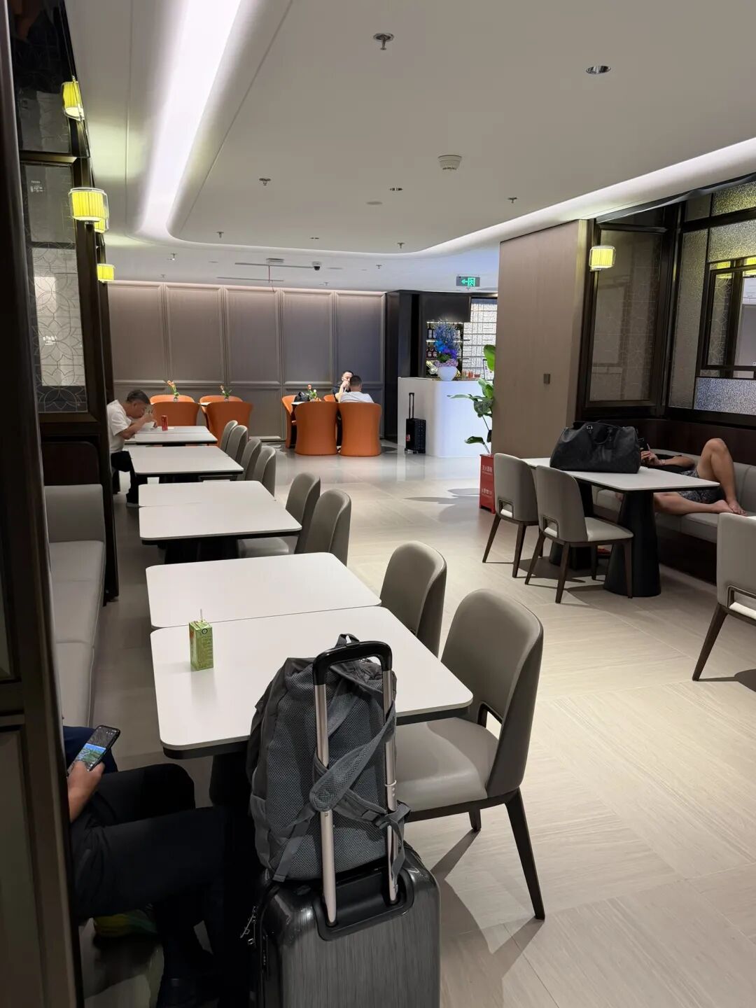 上海虹桥T2南航木棉阁贵宾厅全新开放 公务舱铂金卡专属休息室
