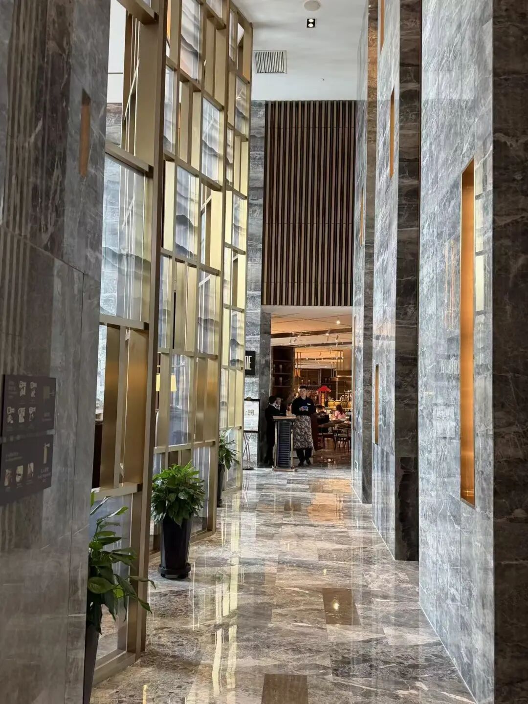 太原洲际酒店早餐体验：碳水天堂与柳巷美食推荐