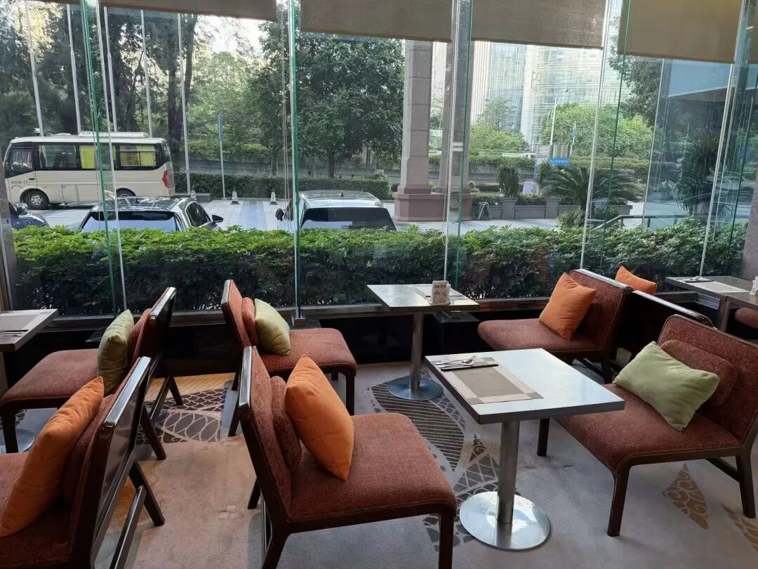 深圳东华假日酒店行政酒廊体验 大堂吧欢乐时光还能吃自助晚餐