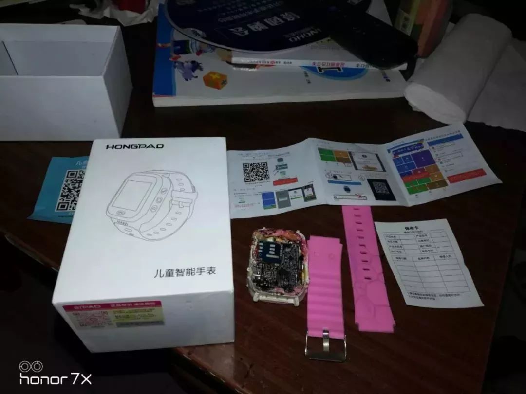 专家不建议小孩戴电话手表_小孩戴手表电话对身体有害吗_小孩戴的手表电话