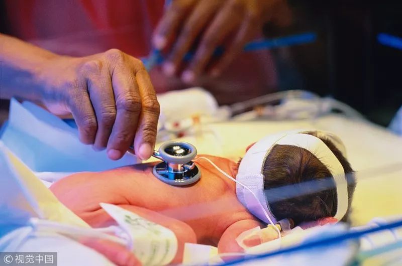 孕婦遭車禍昏迷49天，寶寶頑強生長順利出生！「媽媽，請醒來看我一眼」 親子 第3張