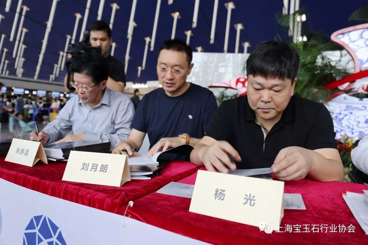 厉害了！中国当代玉雕与世界的对话，大英博物馆邀请访问团今日启程！