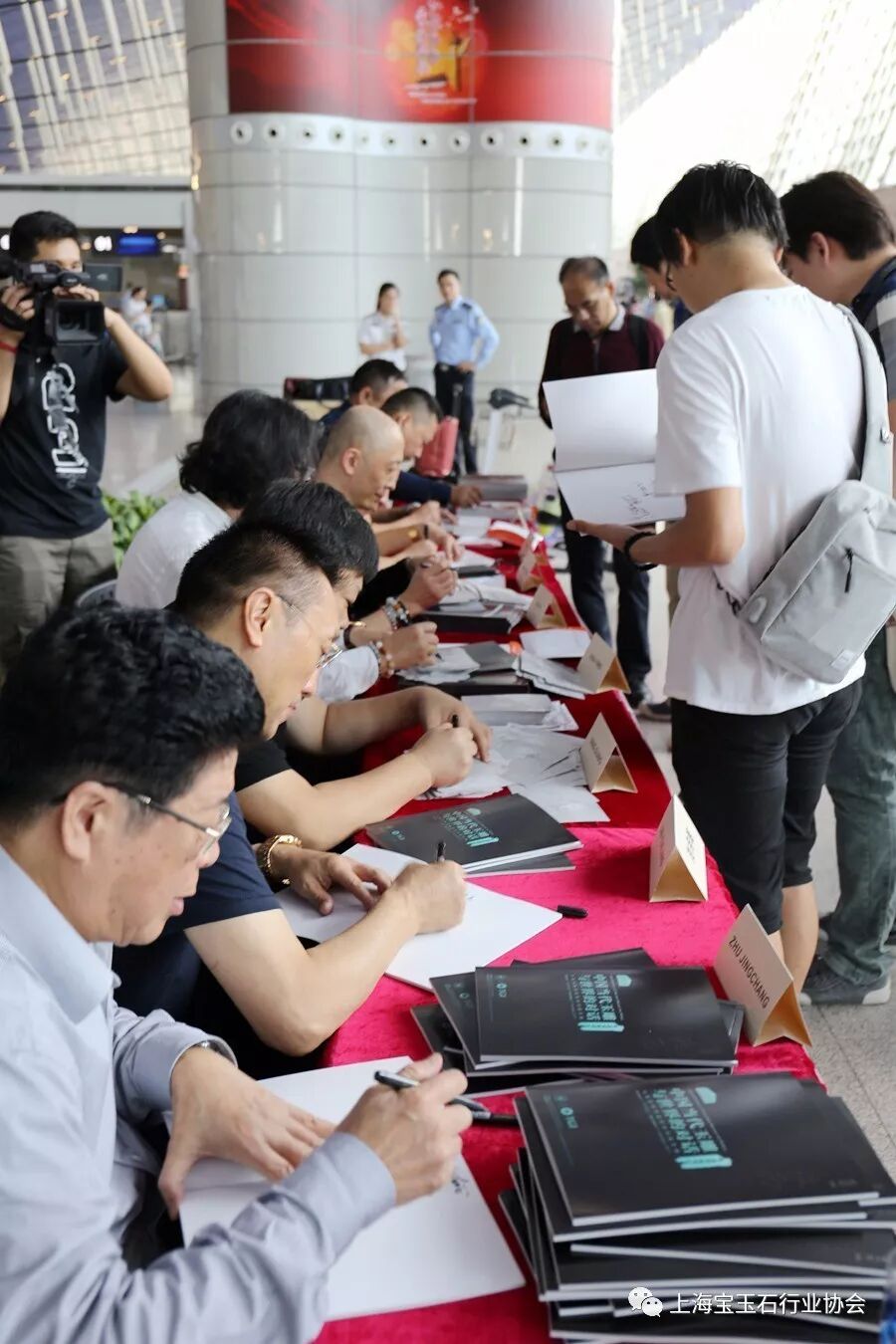 厉害了！中国当代玉雕与世界的对话，大英博物馆邀请访问团今日启程！